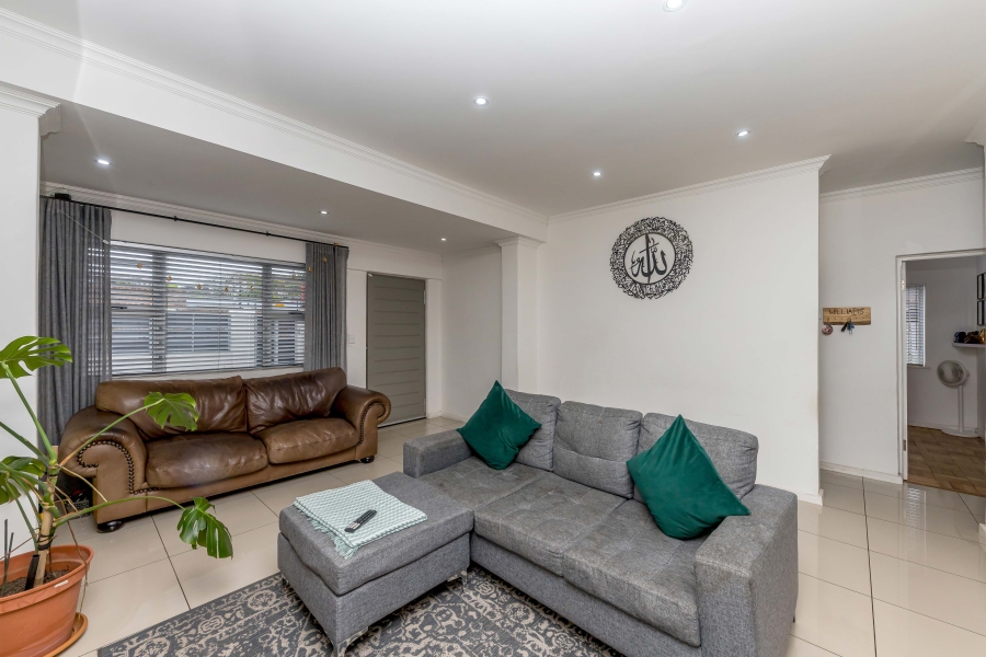 4 Bedroom Property for Sale in Ferness Estate Western Cape